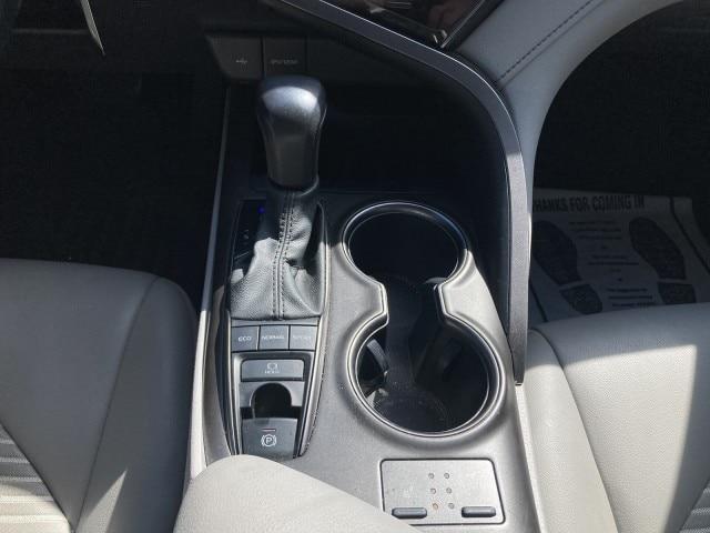 2022 Toyota Camry SE AWD