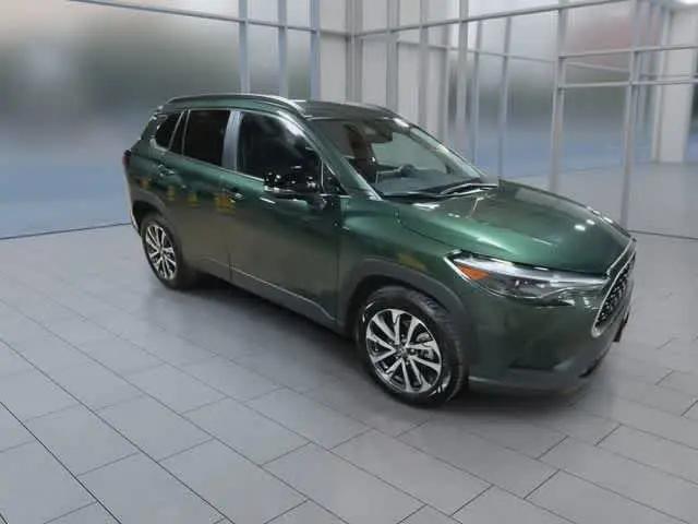 2025 Toyota Corolla Cross XLE
