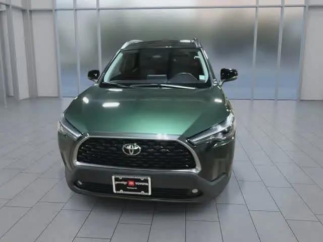2025 Toyota Corolla Cross XLE