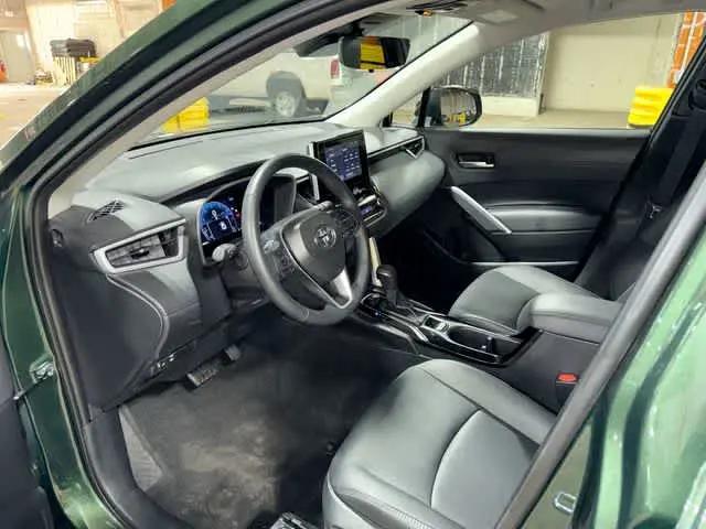 2025 Toyota Corolla Cross XLE
