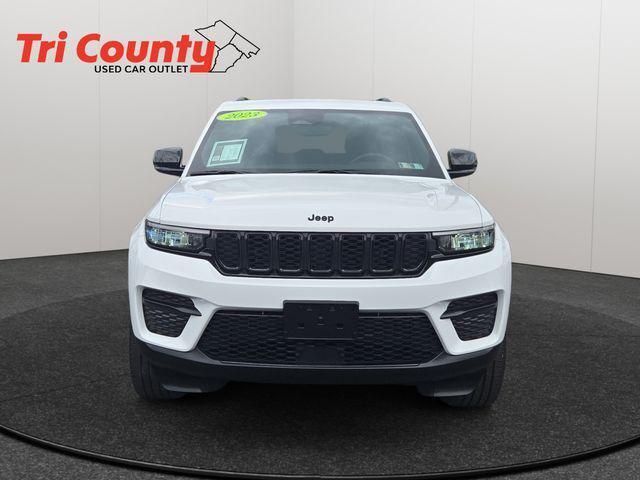 2023 Jeep Grand Cherokee Altitude 4x4 2023 Jeep Grand Cherokee Altitude 4x4