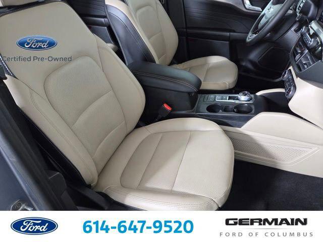 2022 Ford Escape Titanium Hybrid