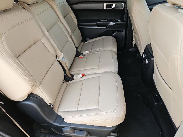 2023 Ford Explorer Base