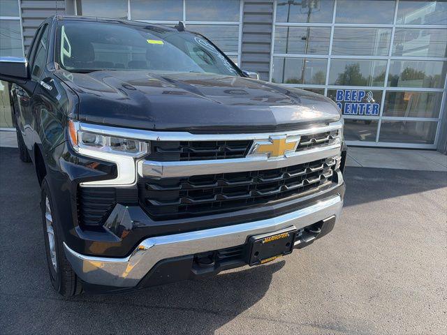 2023 Chevrolet Silverado 1500 4WD Double Cab Standard Bed LT with 2FT