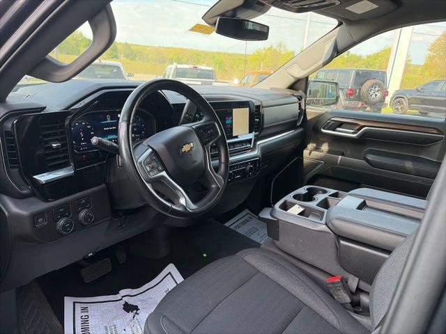 2023 Chevrolet Silverado 1500 4WD Double Cab Standard Bed LT with 2FT