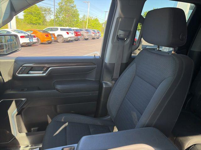 2023 Chevrolet Silverado 1500 4WD Double Cab Standard Bed LT with 2FT