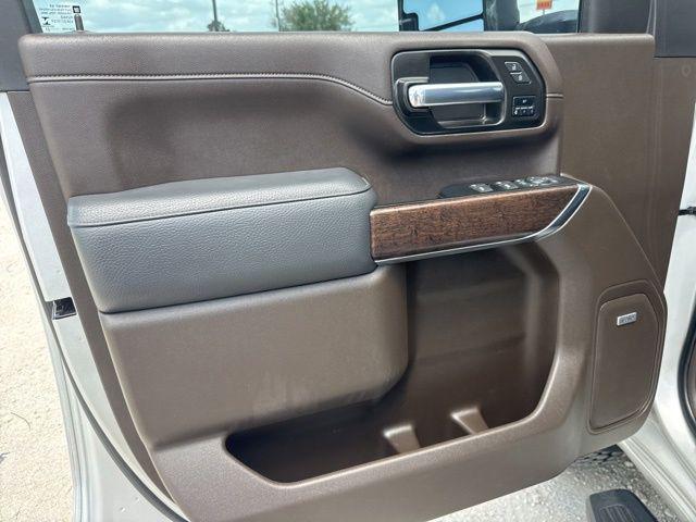 2023 GMC Sierra 2500HD 4WD Crew Cab Standard Bed Denali