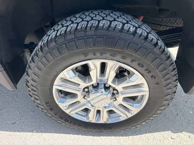 2023 GMC Sierra 2500HD 4WD Crew Cab Standard Bed Denali