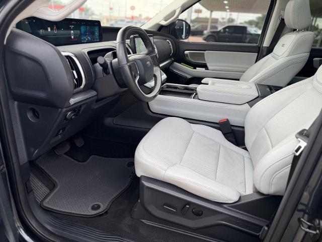 2025 Ford Expedition Platinum