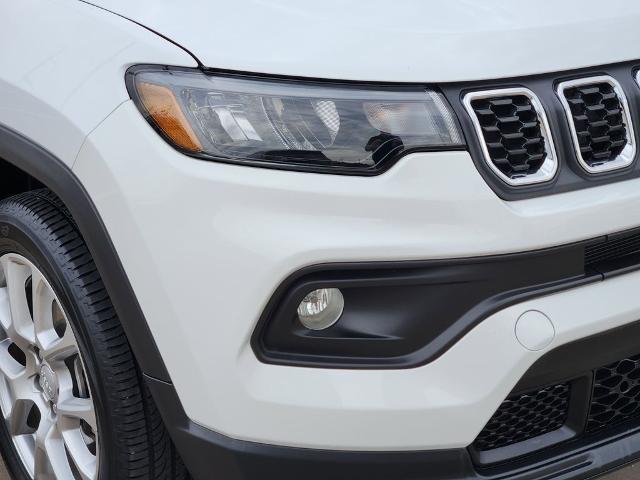 2024 Jeep Compass Latitude Lux FWD