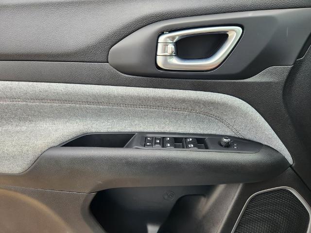 2024 Jeep Compass Latitude Lux FWD