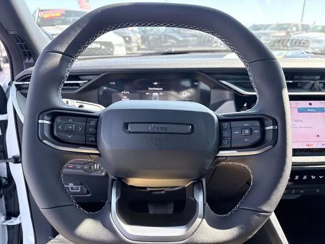 2026 Jeep Cherokee Laredo 4x4