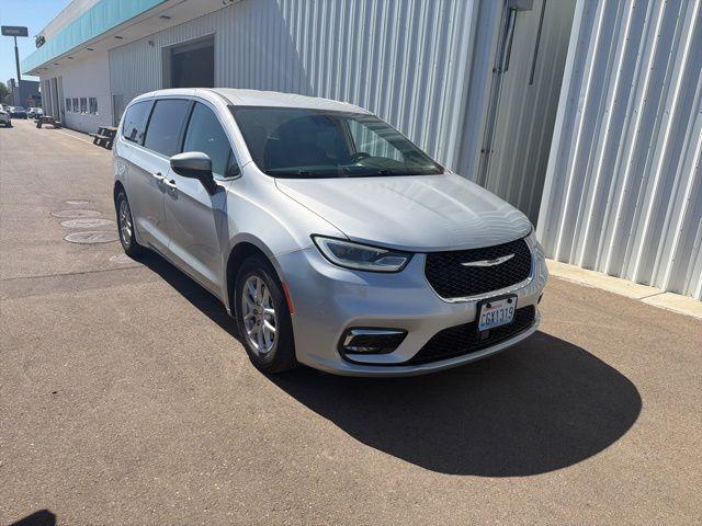 2023 Chrysler Pacifica Touring L for sale in Selma, CA