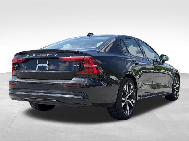 2024 Volvo S60 B5 Plus Dark Theme