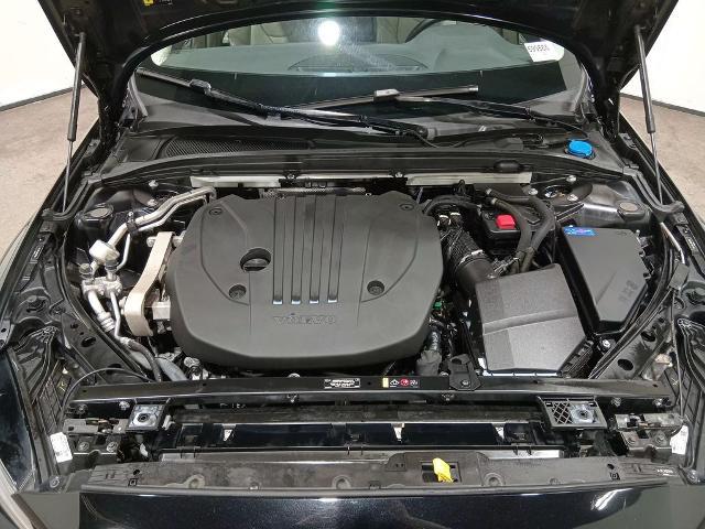 2024 Volvo S60 B5 Plus Dark Theme
