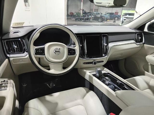 2024 Volvo S60 B5 Plus Dark Theme