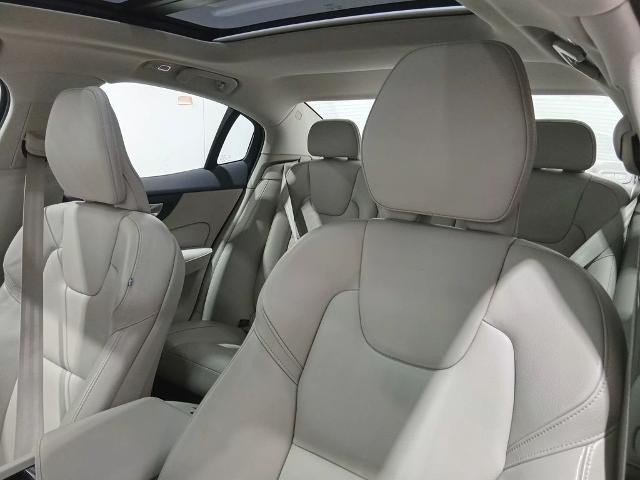 2024 Volvo S60 B5 Plus Dark Theme