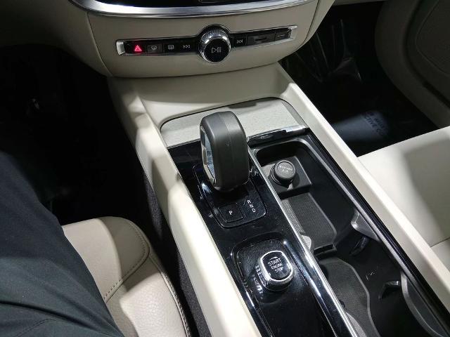 2024 Volvo S60 B5 Plus Dark Theme