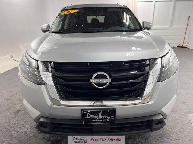 2025 Nissan Pathfinder SV FWD