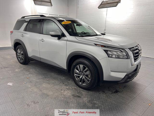 2025 Nissan Pathfinder SV FWD