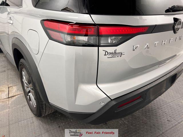 2025 Nissan Pathfinder SV FWD