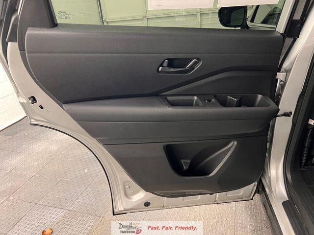 2025 Nissan Pathfinder SV FWD