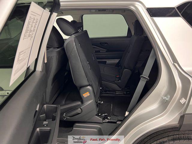 2025 Nissan Pathfinder SV FWD