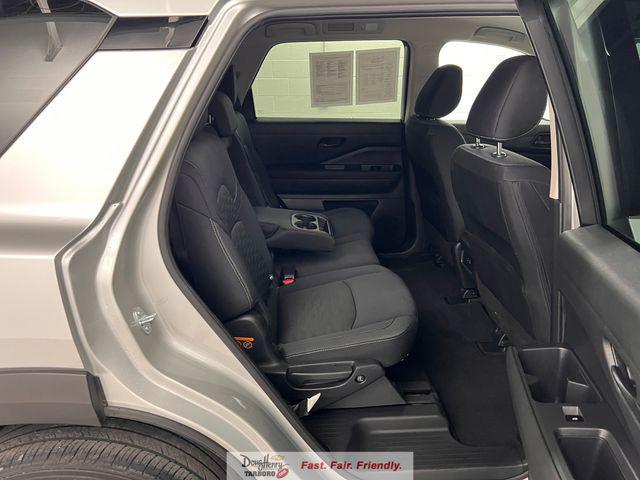 2025 Nissan Pathfinder SV FWD