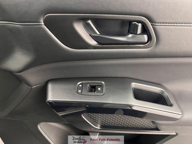 2025 Nissan Pathfinder SV FWD