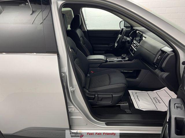 2025 Nissan Pathfinder SV FWD