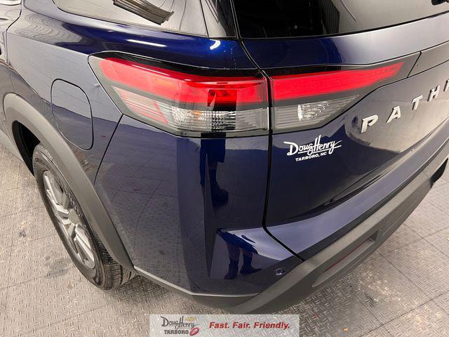 2025 Nissan Pathfinder SV FWD