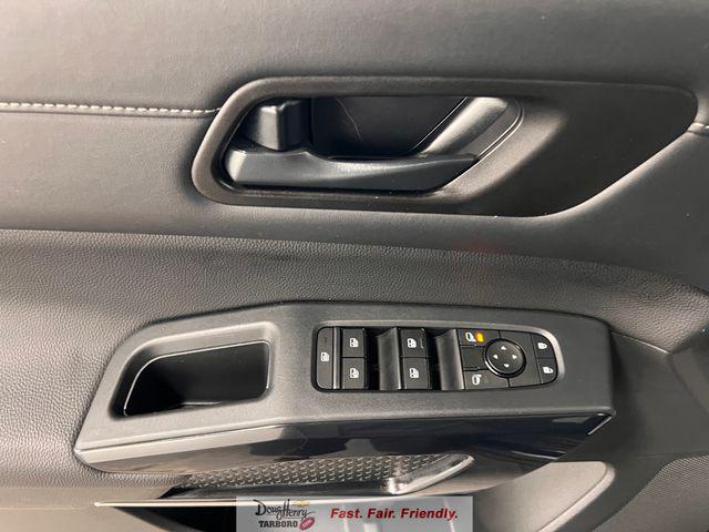 2025 Nissan Pathfinder SV FWD