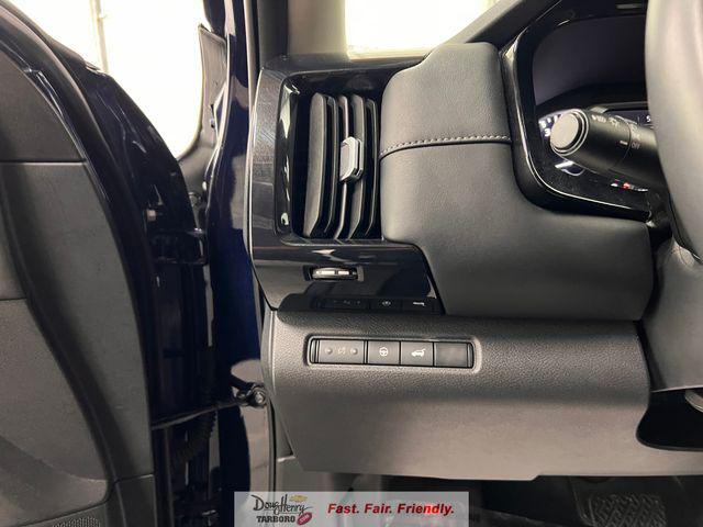 2025 Nissan Pathfinder SV FWD