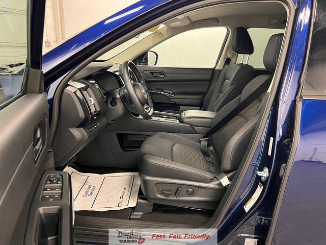 2025 Nissan Pathfinder SV FWD