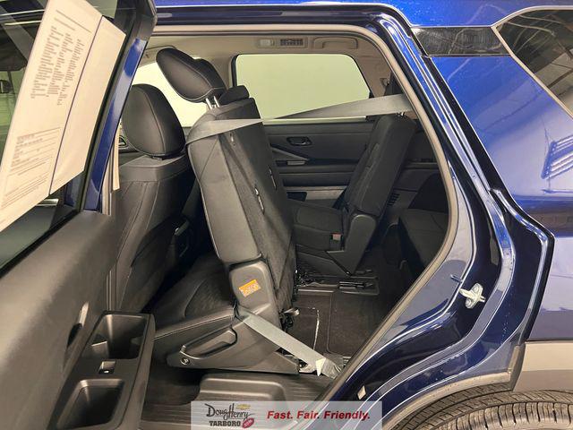 2025 Nissan Pathfinder SV FWD