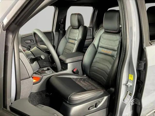 2026 Nissan Frontier Crew Cab Long Bed PRO-4X 4x4