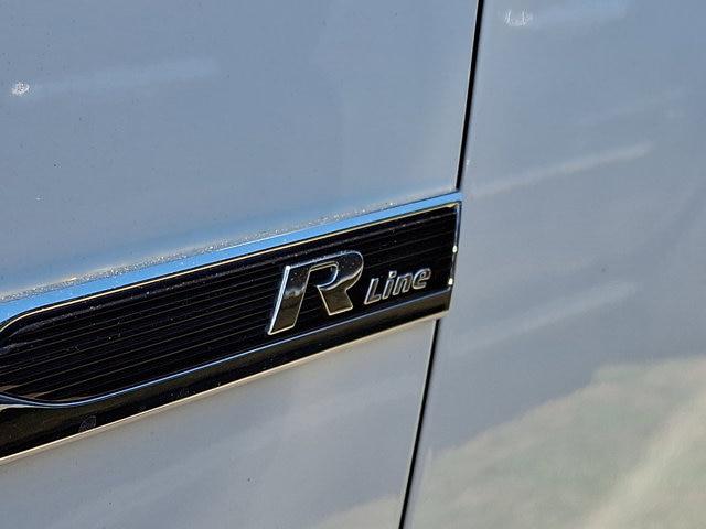 2017 Volkswagen Passat 1.8T R-Line