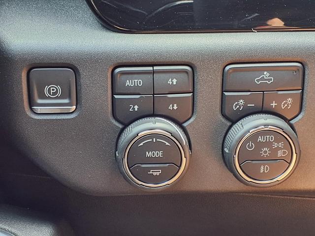 2023 Chevrolet Silverado 1500 4WD Crew Cab Short Bed RST