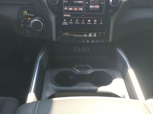 2025 Ram 1500 Big Horn Crew Cab 4x4 5'7" Box