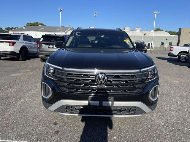 2024 Volkswagen Atlas 2.0T Peak Edition SEL