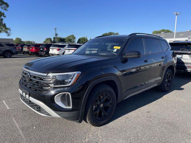 2024 Volkswagen Atlas 2.0T Peak Edition SEL