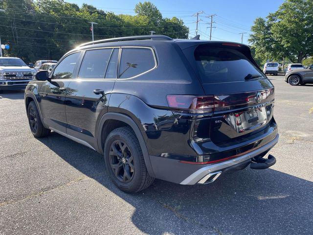2024 Volkswagen Atlas 2.0T Peak Edition SEL