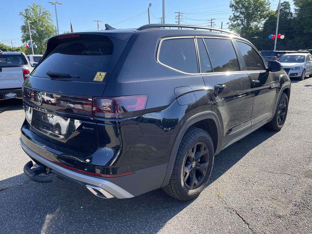 2024 Volkswagen Atlas 2.0T Peak Edition SEL