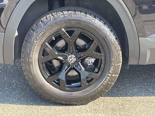 2024 Volkswagen Atlas 2.0T Peak Edition SEL