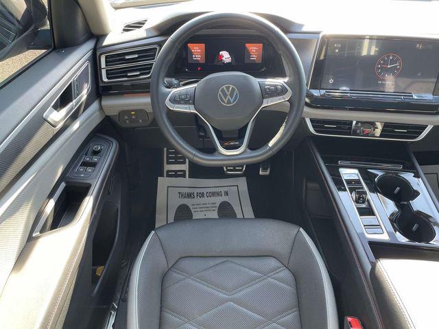 2024 Volkswagen Atlas 2.0T Peak Edition SEL