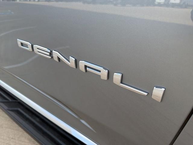 2025 GMC Yukon XL 4WD Denali