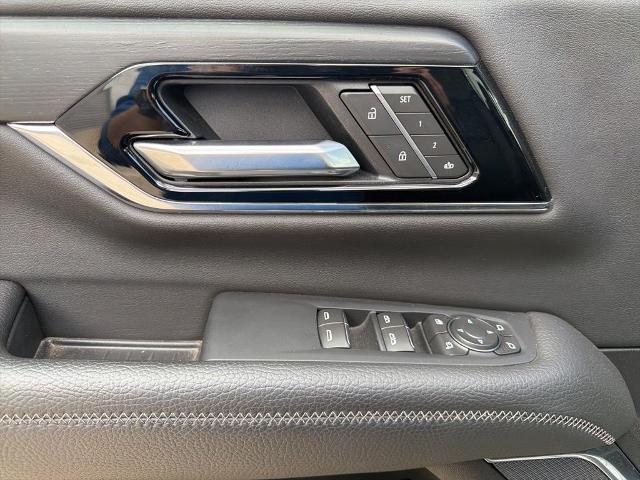 2025 GMC Yukon XL 4WD Denali