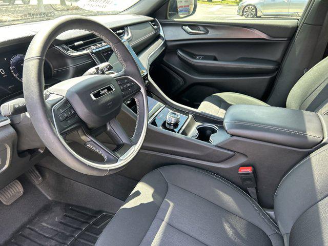 2025 Jeep Grand Cherokee L Laredo X 4x2