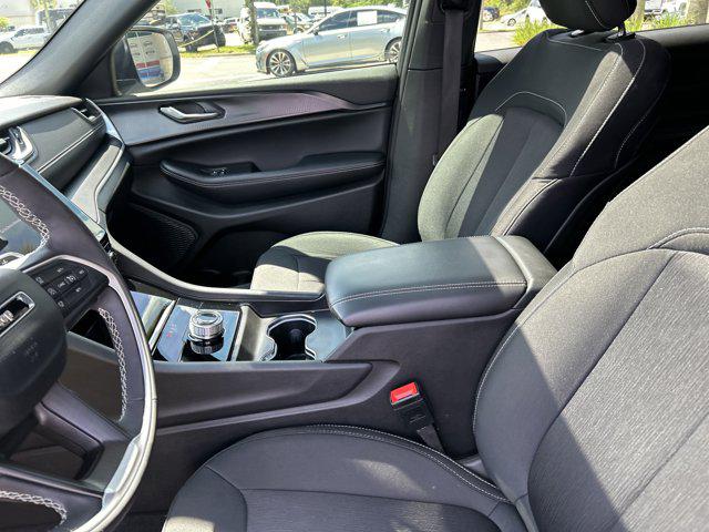 2025 Jeep Grand Cherokee L Laredo X 4x2