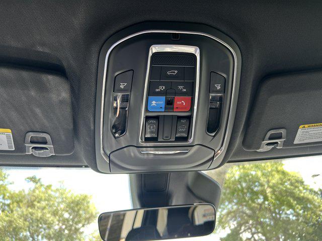 2025 Jeep Grand Cherokee L Laredo X 4x2
